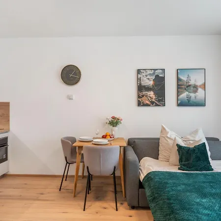 Real Living By Refa Karlin 408 Lejlighed