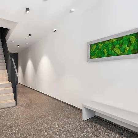 Real Living By Refa Karlin 408 * Prague