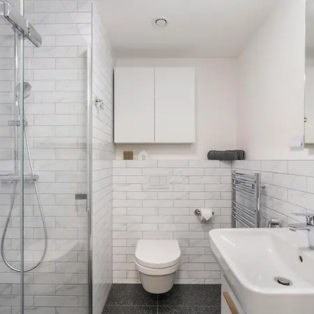 Apartment Real Living By Refa Karlin 408 *