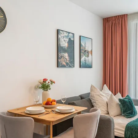 Apartment Real Living By Refa Karlin 408 Prague