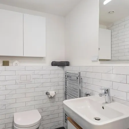 Lejlighed Real Living By Refa Karlin 408 Prag