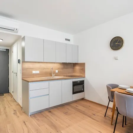 Lejlighed Real Living By Refa Karlin 408