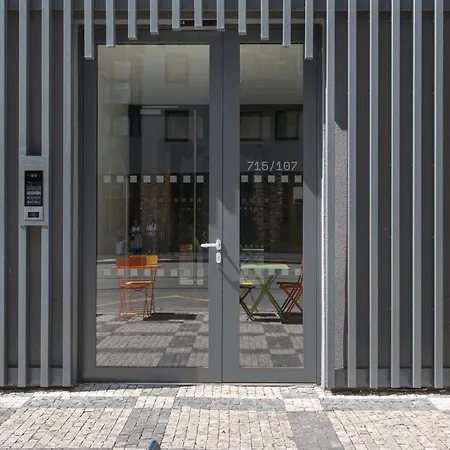Real Living By Refa Karlin 408 公寓